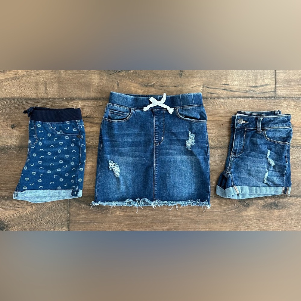 EUC! GIRLS DENIM SHORTS AND SKIRT BUNDLE OF 3 
(SIZE 10,M,10/12)